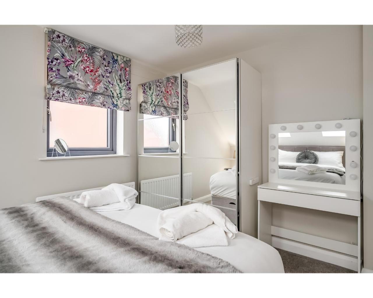 Central Belfast Apartments Utility Street ภายนอก รูปภาพ